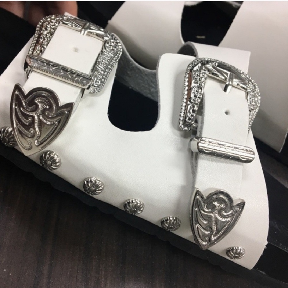 White silver buckle sandals - Picture 3 of 4